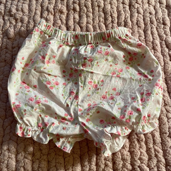 Poofy toddler shorts - Picture 1 of 3
